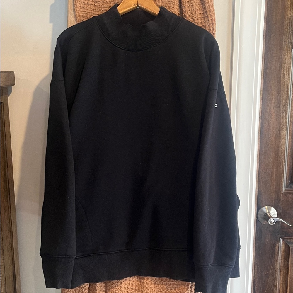 Alo size large mockneck sweatshirt (high quality) w/ pockets